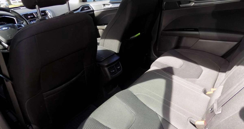 Ford Mondeo cena 104900 przebieg: 48500, rok produkcji 2019 z Szczecin małe 742